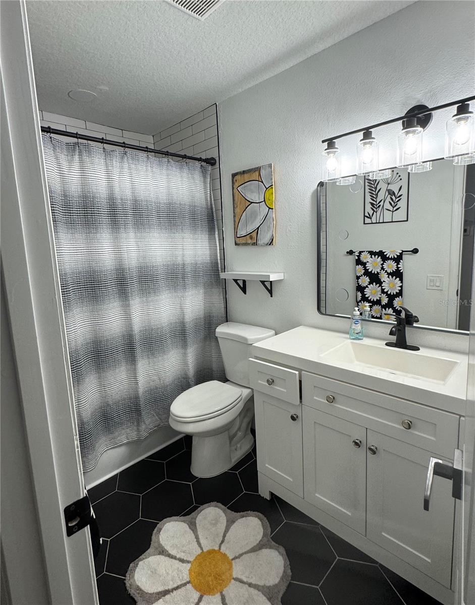 Image 10 of 33 For 8625 Woodcrest Drive