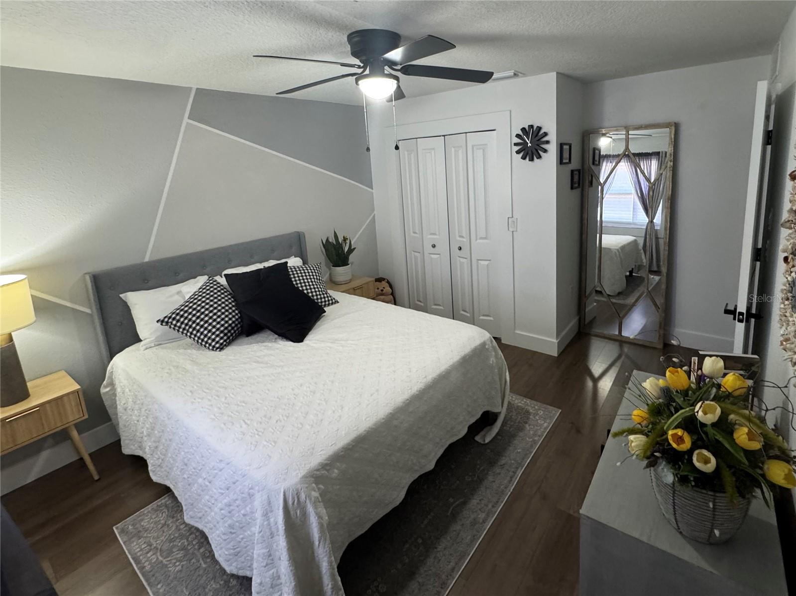 Image 15 of 33 For 8625 Woodcrest Drive