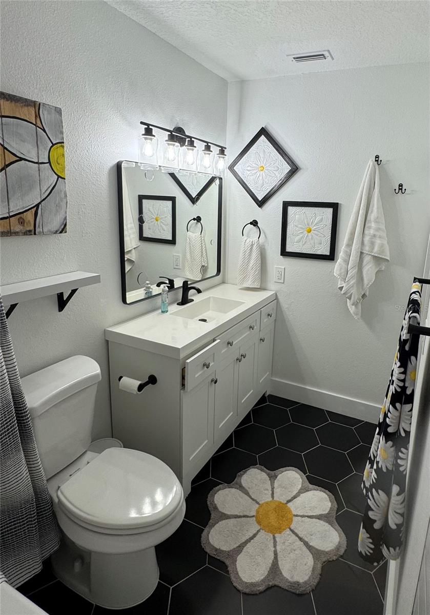 Image 9 of 33 For 8625 Woodcrest Drive