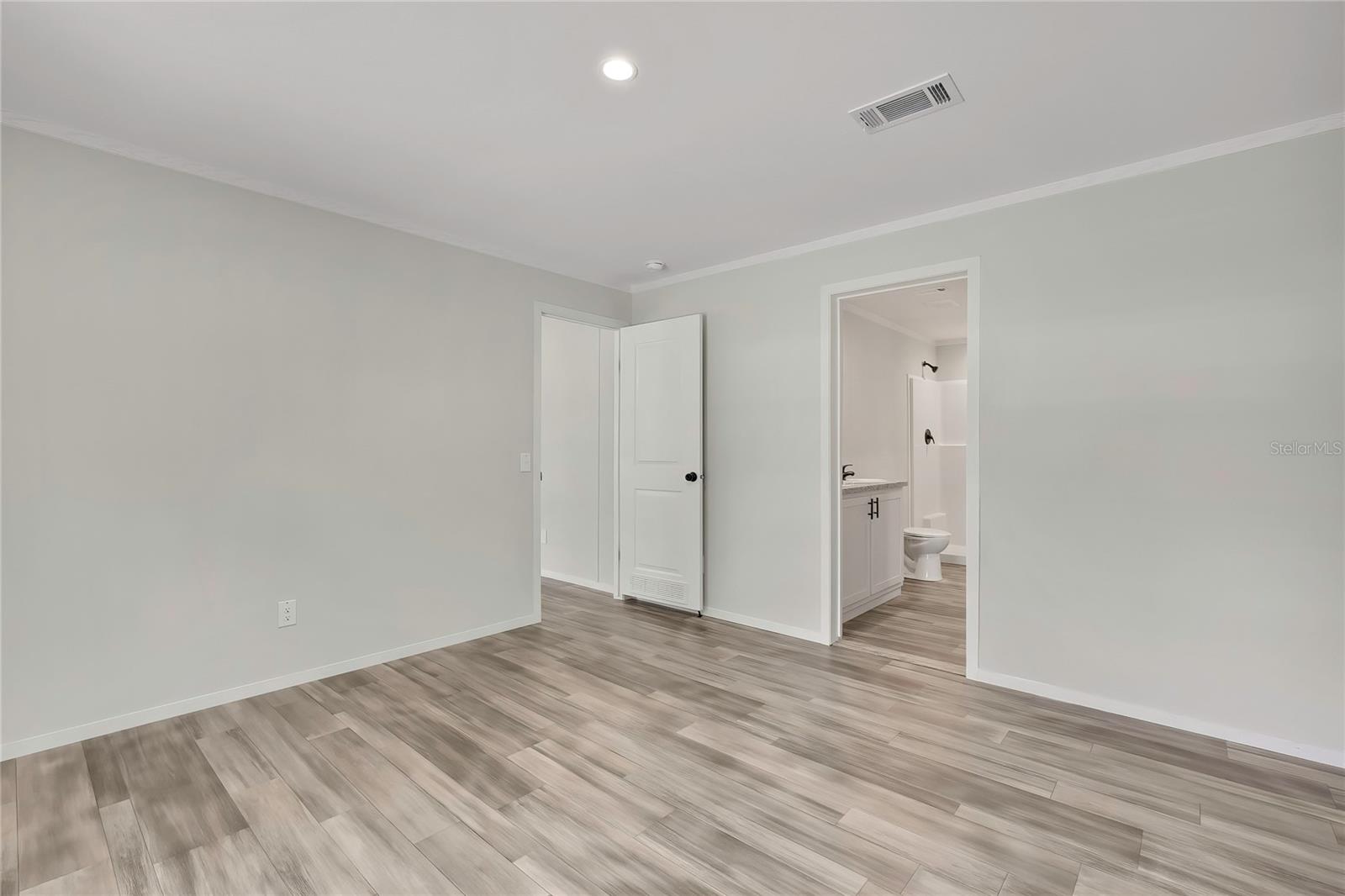 Image 15 of 37 For 4540 Winchester Terrace