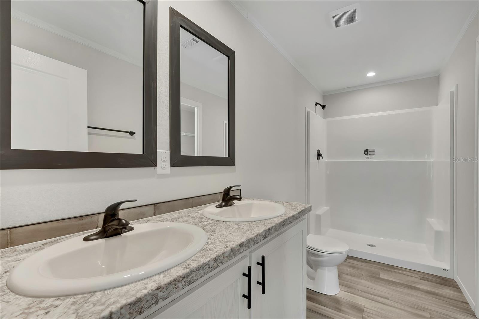 Image 18 of 37 For 4540 Winchester Terrace