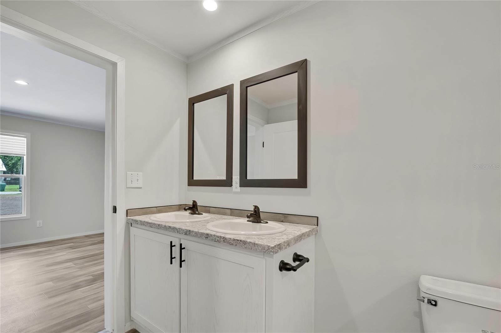 Image 19 of 37 For 4540 Winchester Terrace