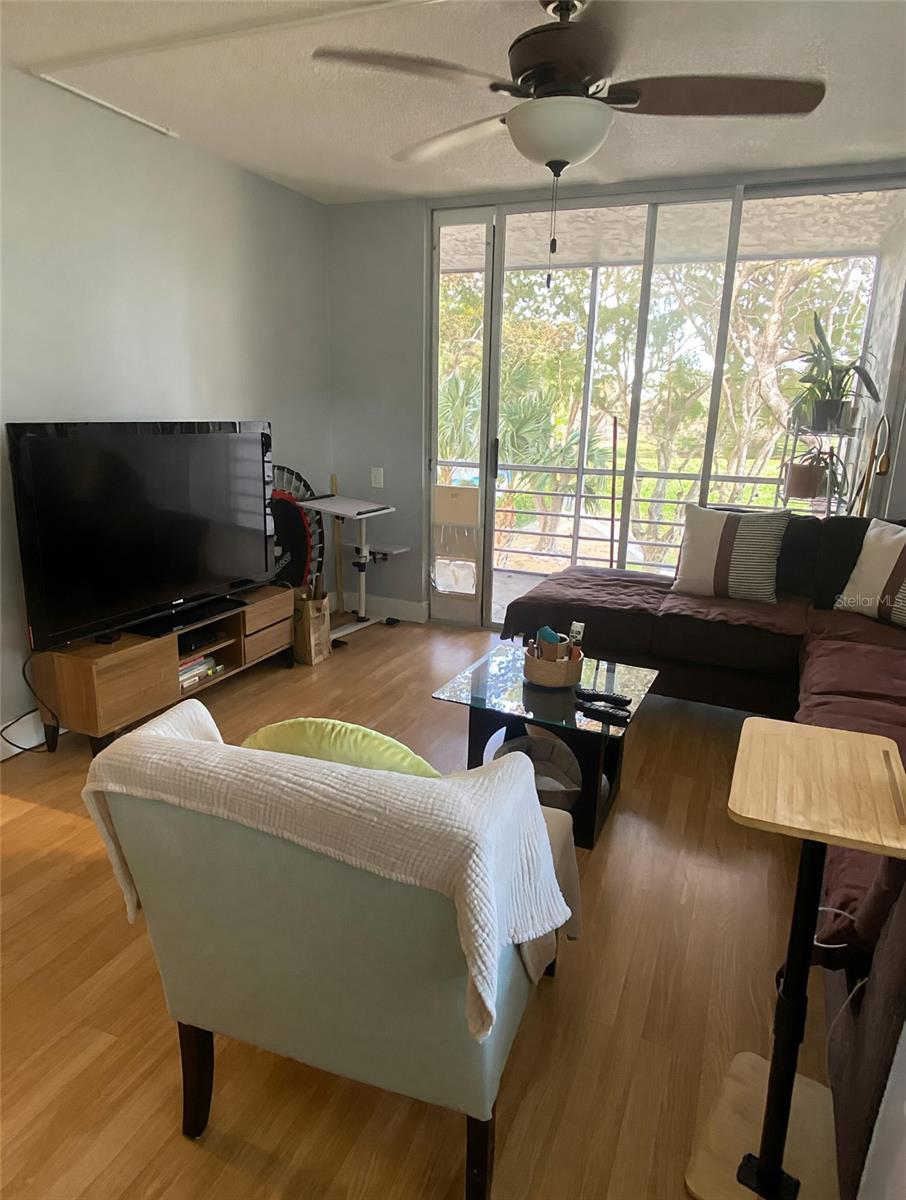 Image 10 of 36 For 9080 Lime Boulevard 307