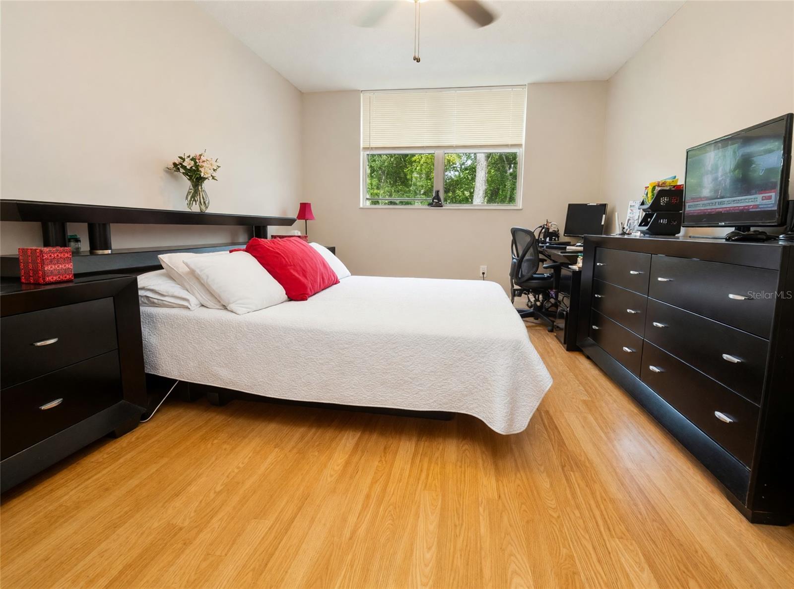 Image 19 of 36 For 9080 Lime Boulevard 307
