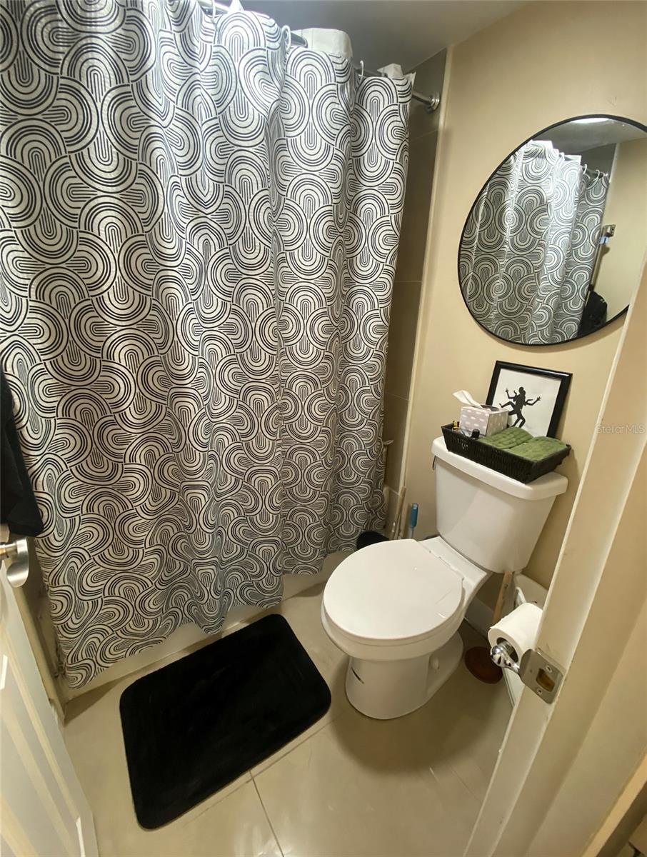 Image 31 of 36 For 9080 Lime Boulevard 307
