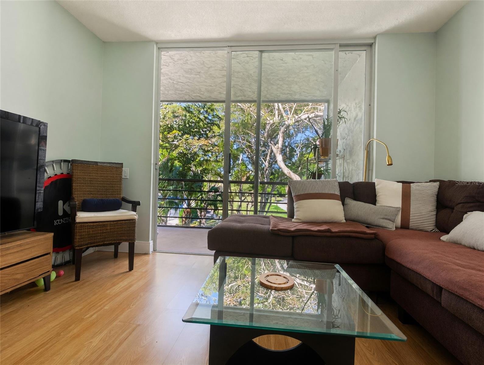 Image 9 of 36 For 9080 Lime Boulevard 307