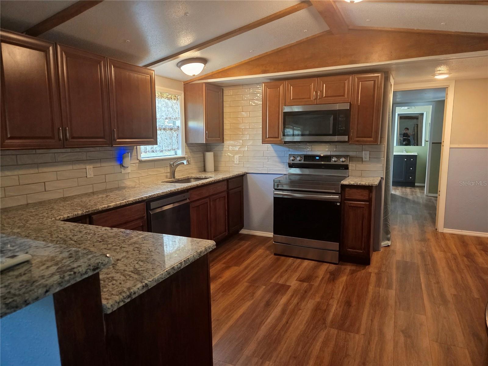 Image 12 of 31 For 6504 Werner Avenue