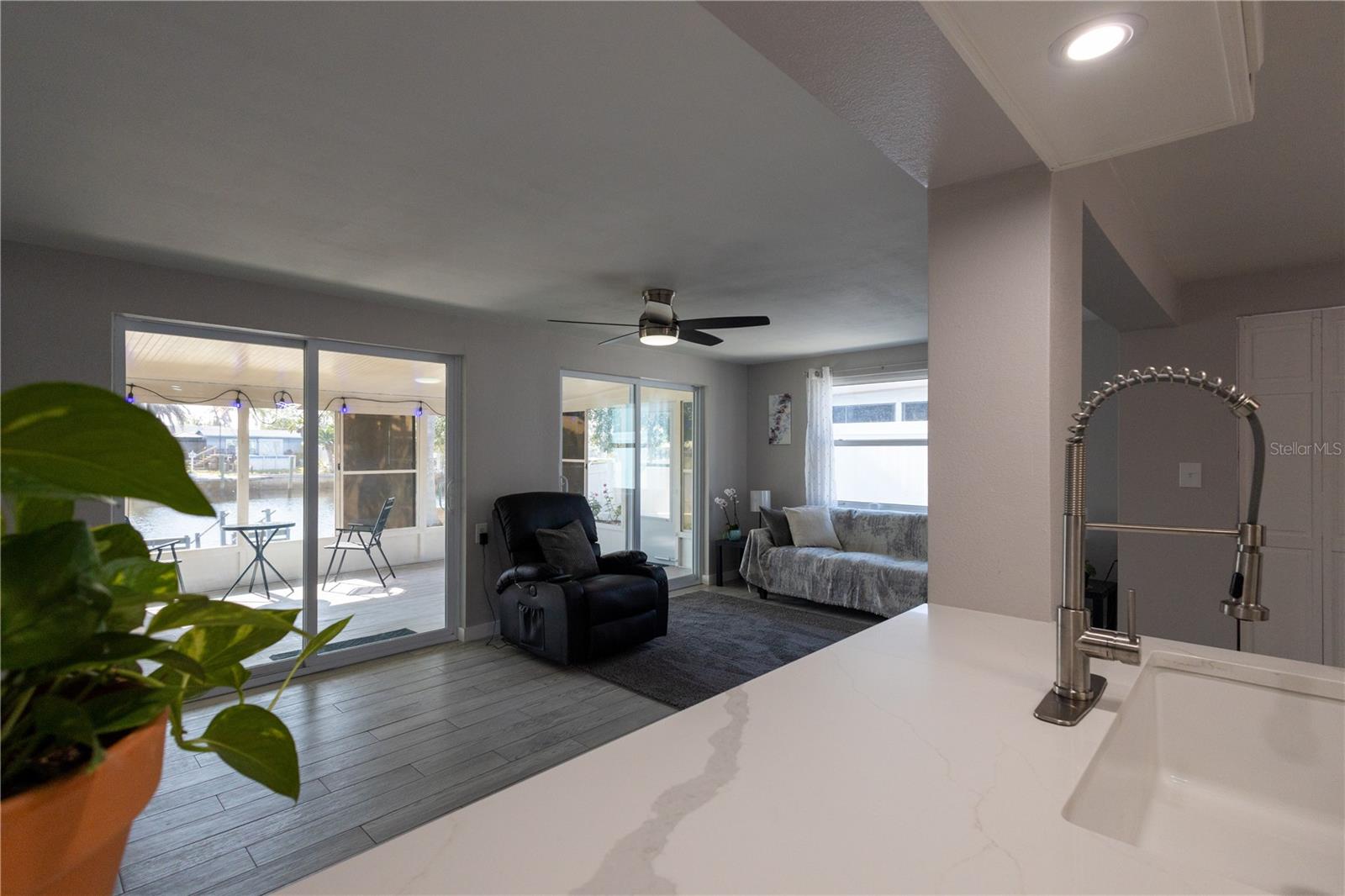 Image 11 of 52 For 12739 1st Isle