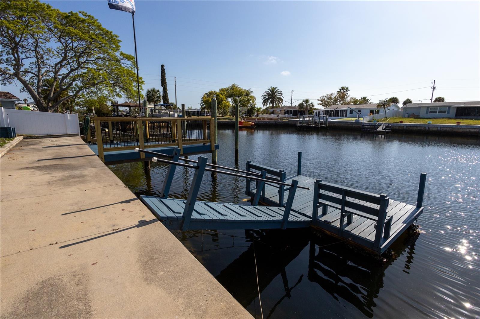 Image 40 of 52 For 12739 1st Isle