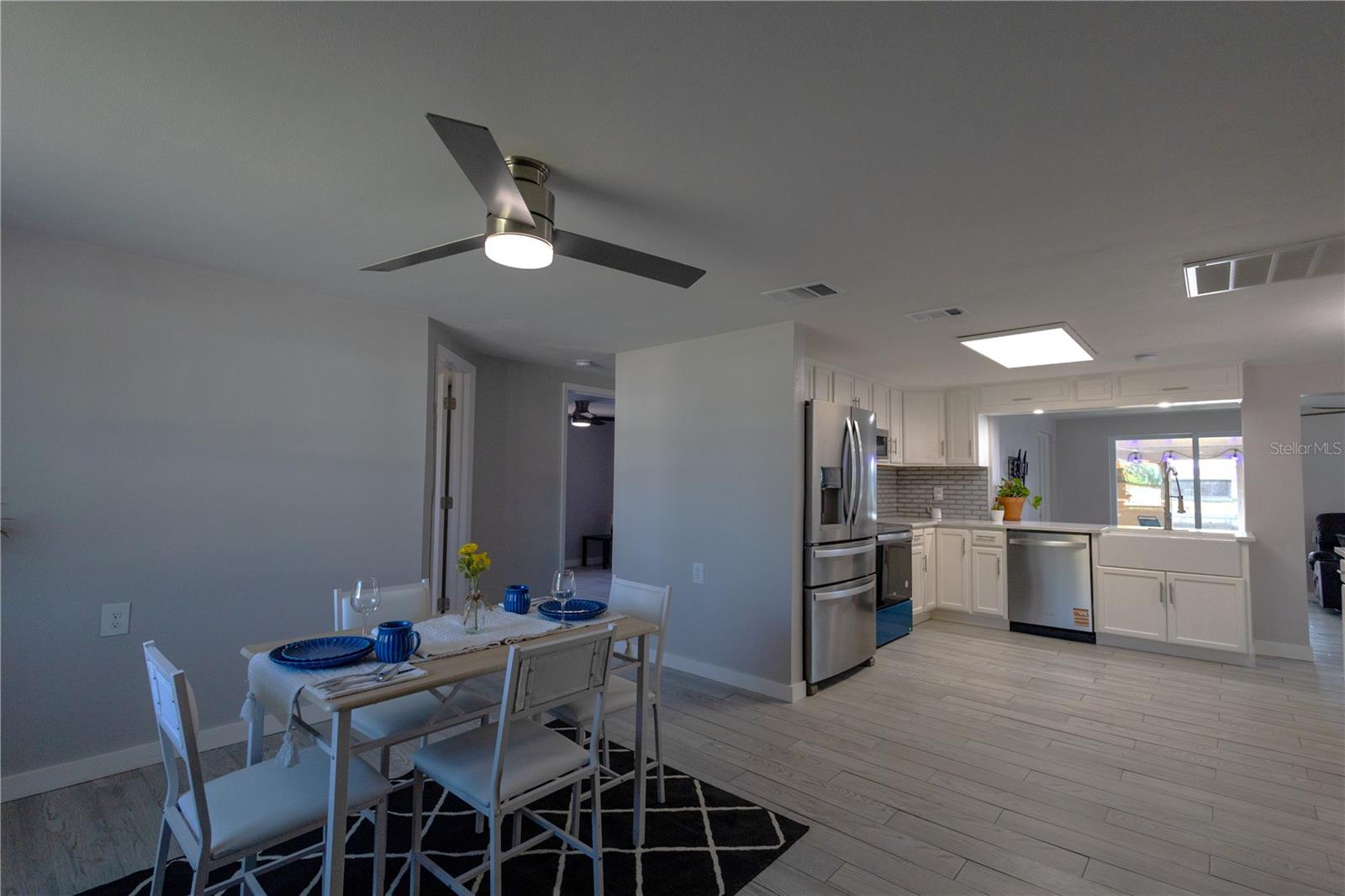 Image 6 of 52 For 12739 1st Isle