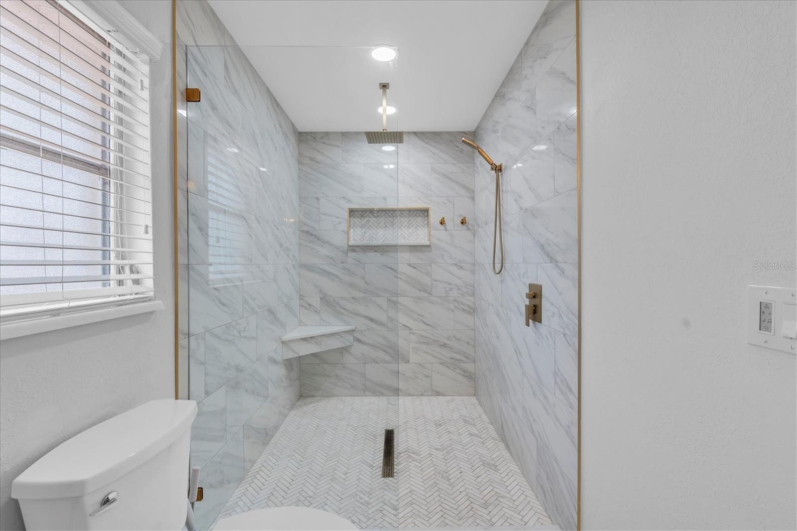 Image 22 of 42 For 6860 14th Way S