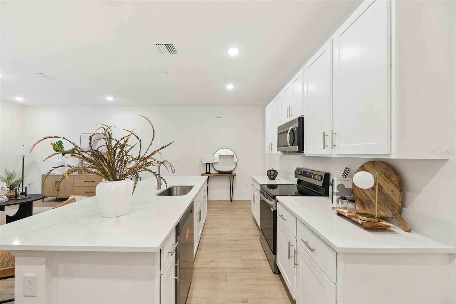 Image 19 of 45 For 5229 Luisa Court