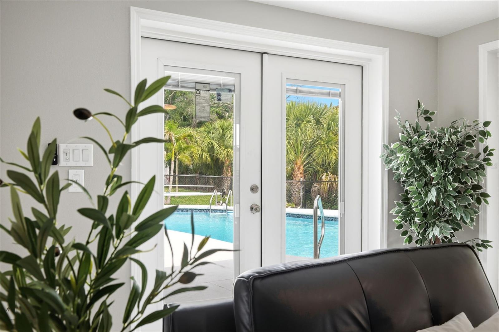 Image 20 of 77 For 4832 Shell Stream Boulevard