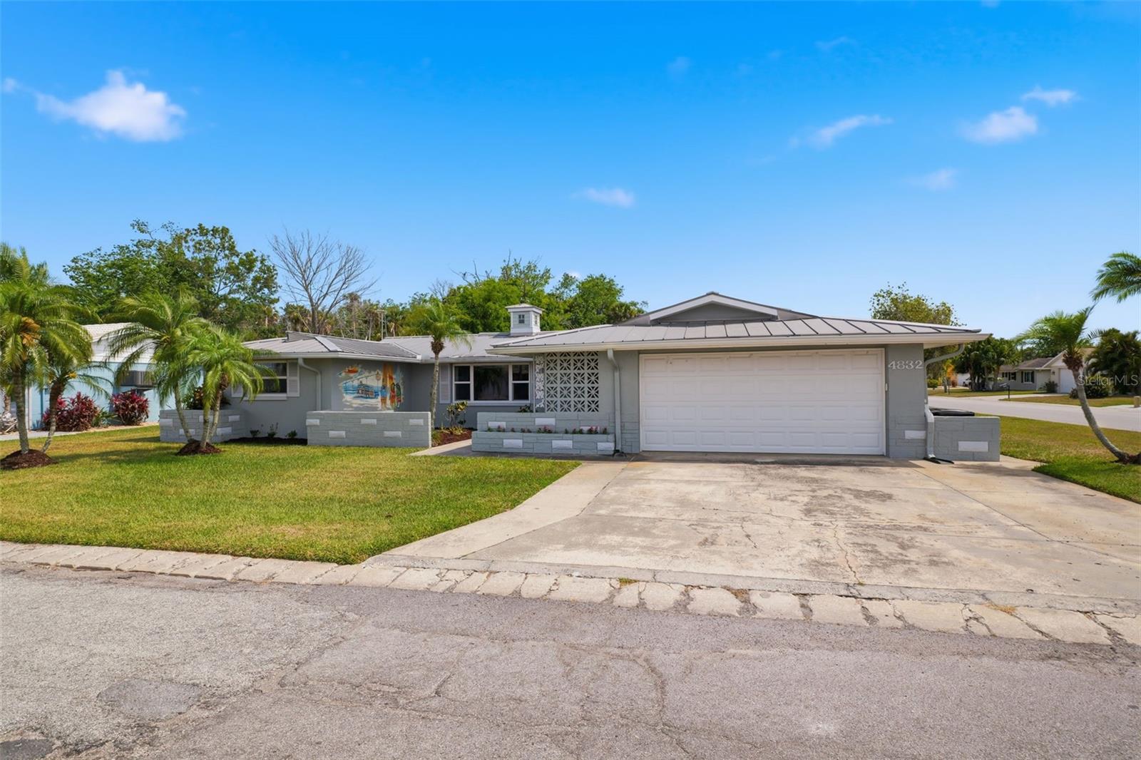 Image 5 of 77 For 4832 Shell Stream Boulevard