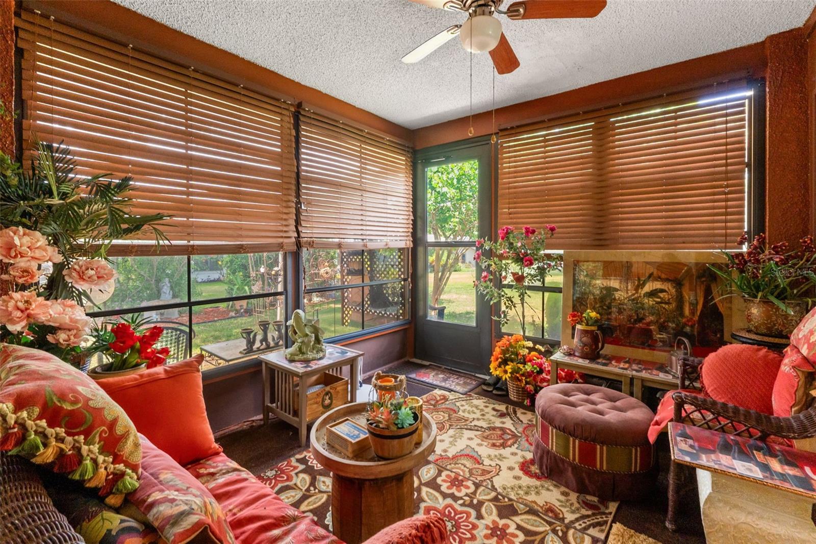 Image 17 of 41 For 10541 Green Meadow Lane