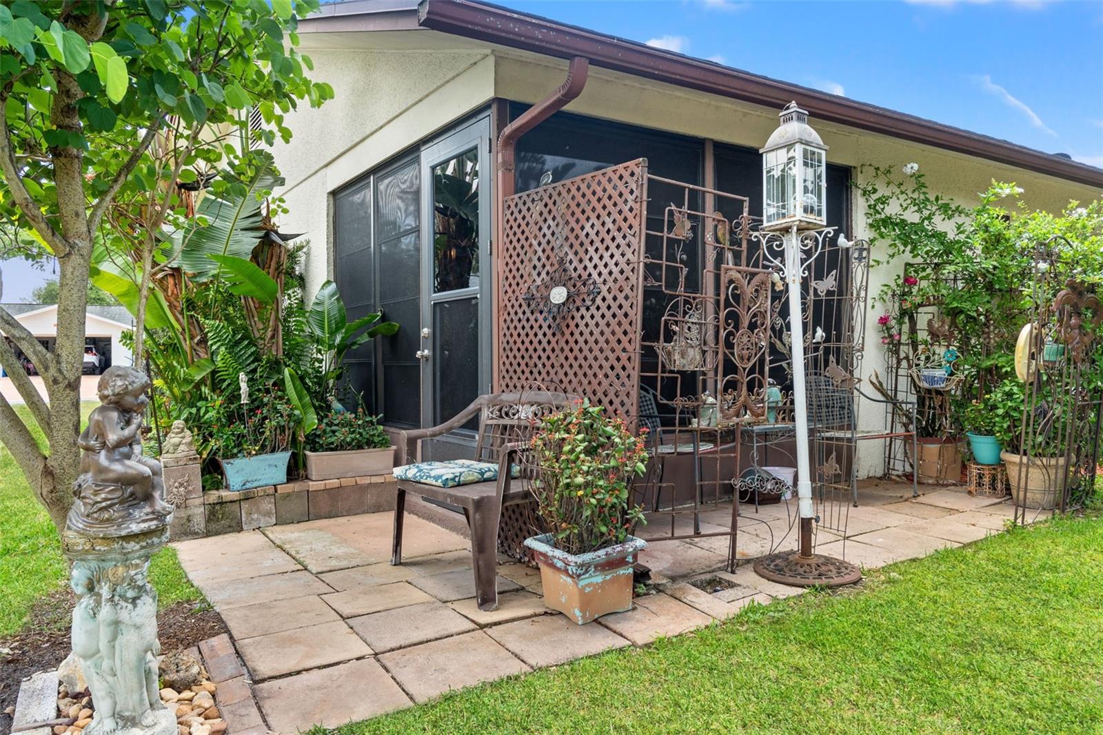 Image 32 of 41 For 10541 Green Meadow Lane