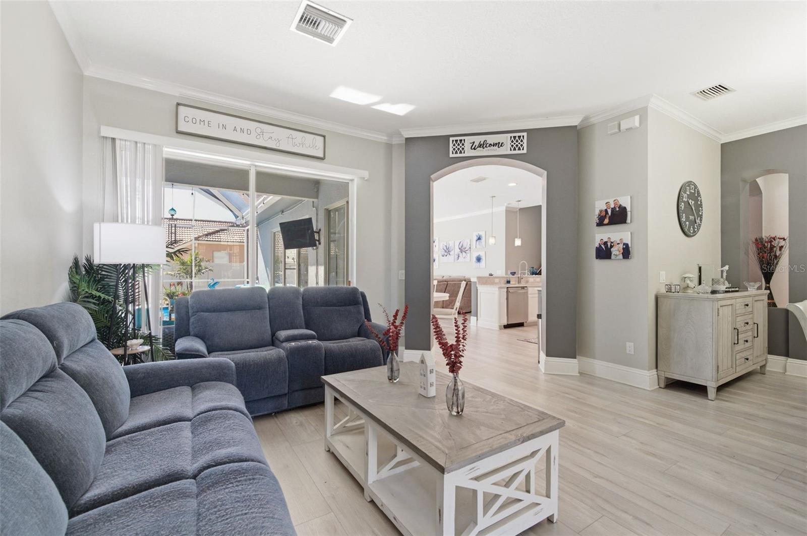 Listing photo id 8 for 11508 Oyster Bay Circle