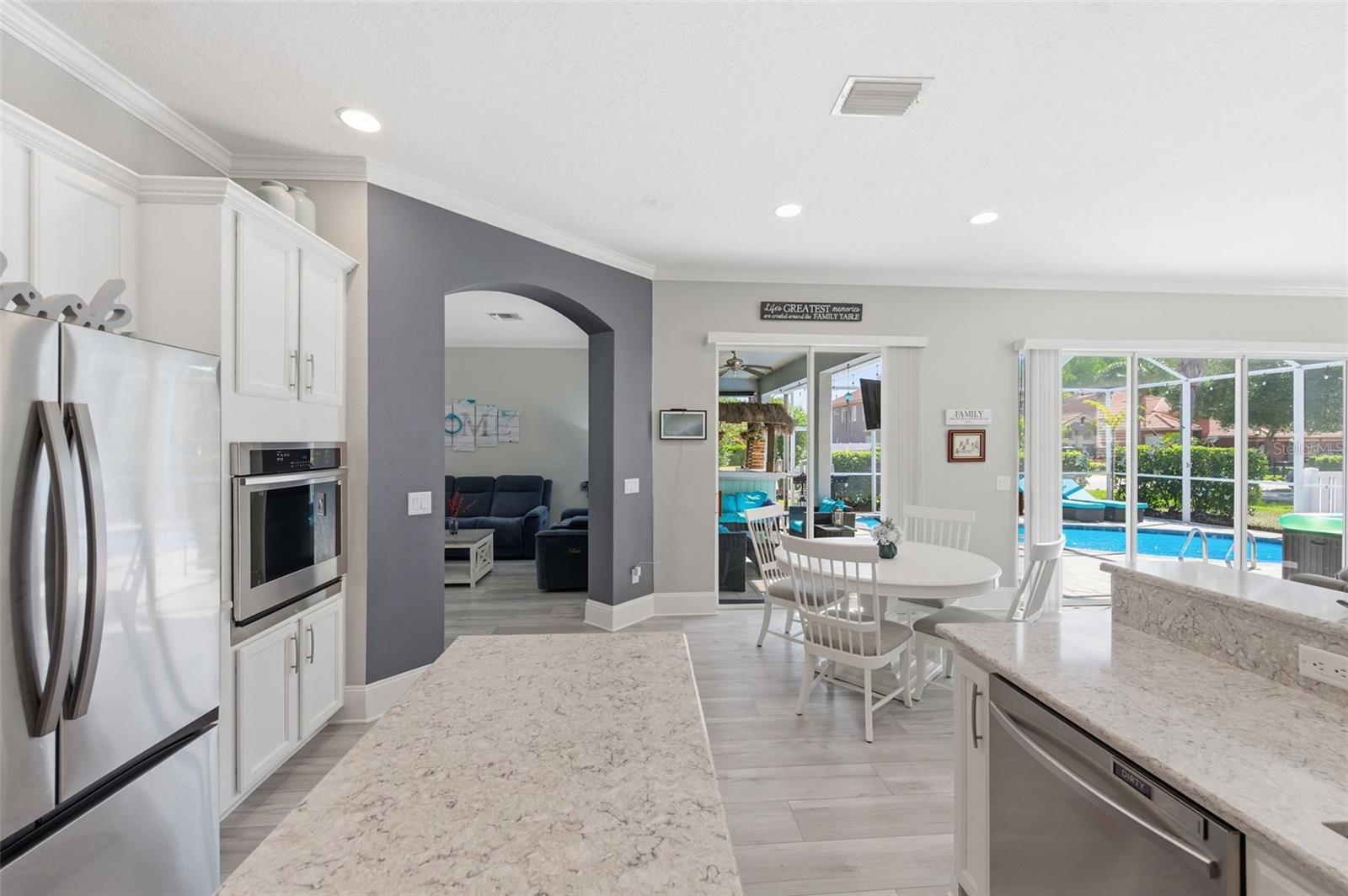 Listing photo id 14 for 11508 Oyster Bay Circle