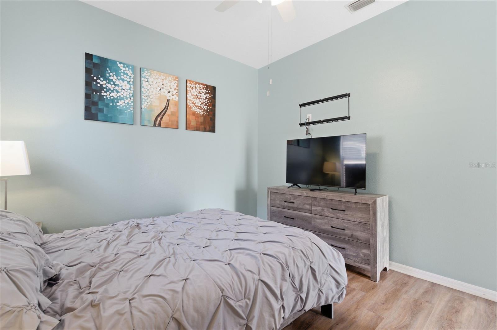 Listing photo id 42 for 11508 Oyster Bay Circle
