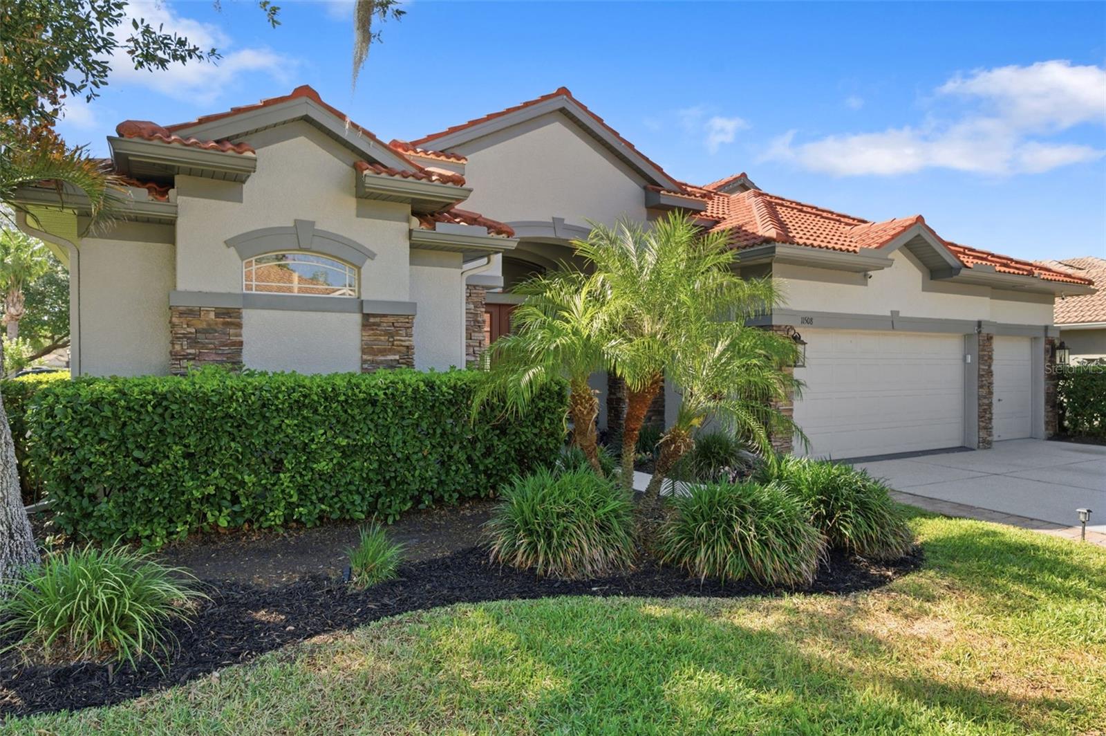 Listing photo id 3 for 11508 Oyster Bay Circle