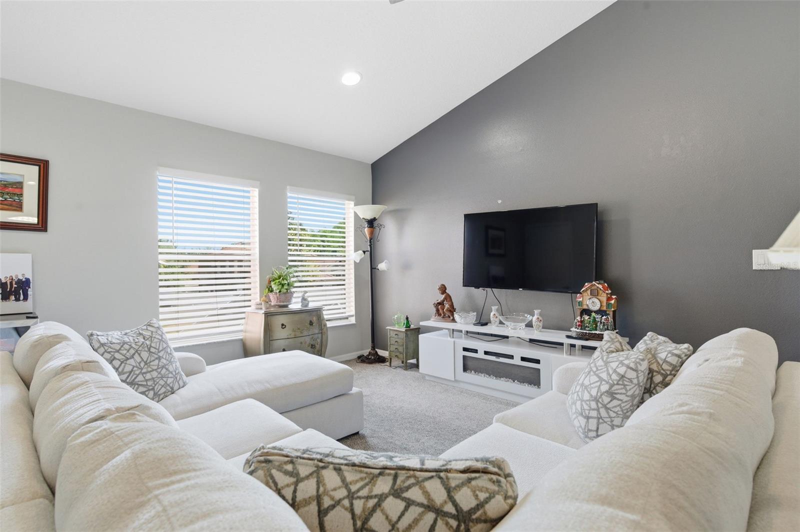 Listing photo id 49 for 11508 Oyster Bay Circle
