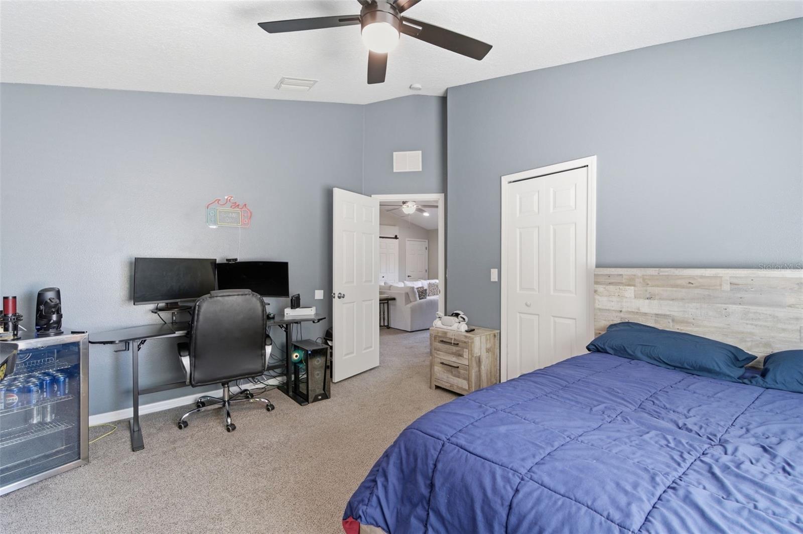 Listing photo id 61 for 11508 Oyster Bay Circle