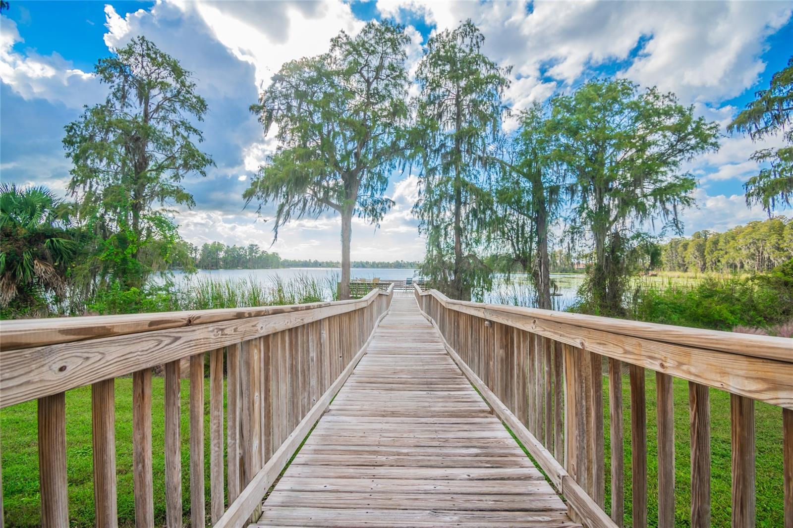 Listing photo id 94 for 11508 Oyster Bay Circle