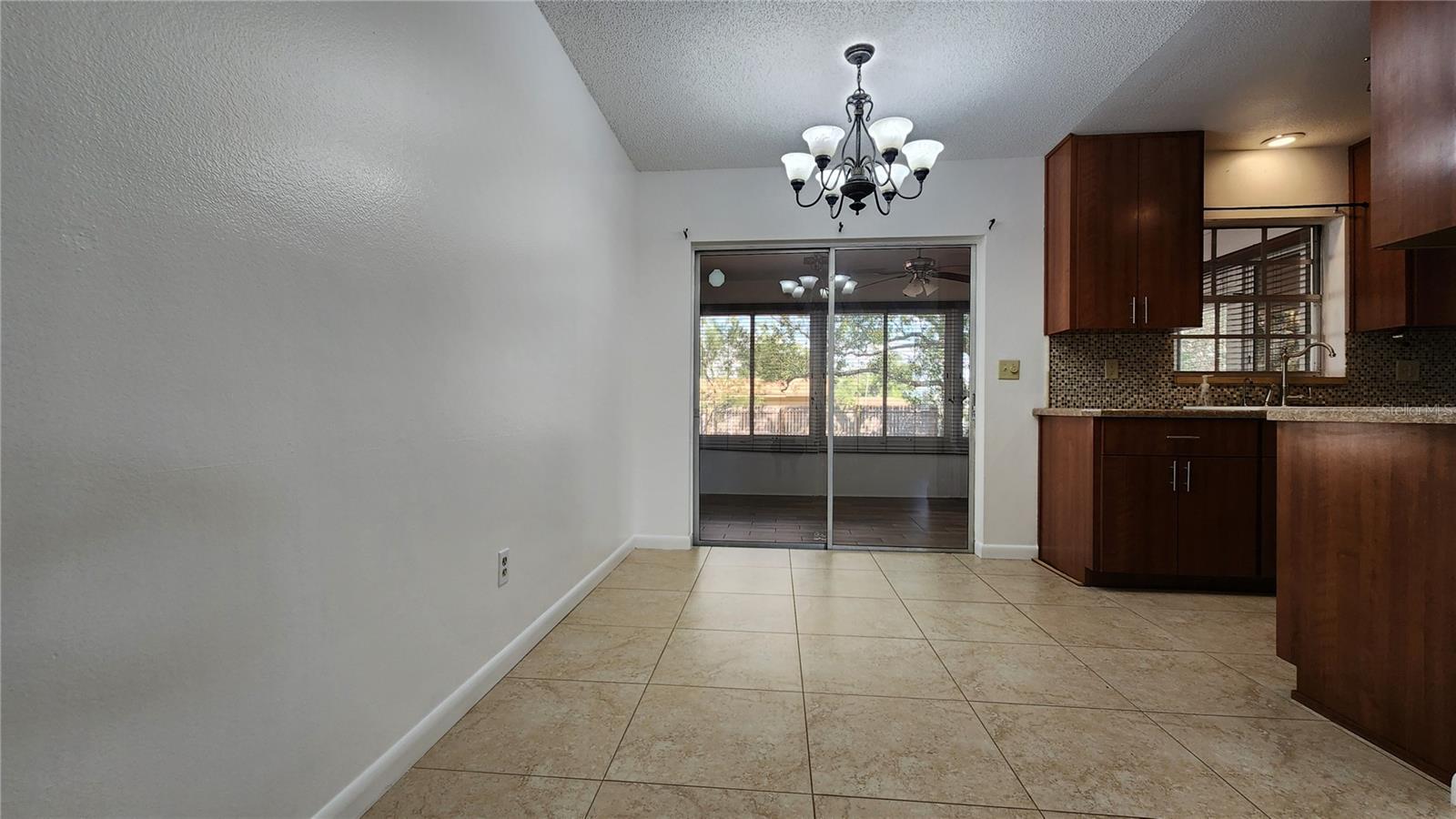Image 10 of 38 For 4518 Yorkshire Avenue