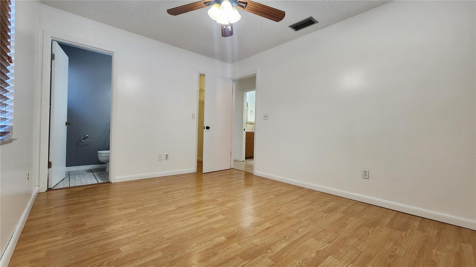 Image 32 of 38 For 4518 Yorkshire Avenue