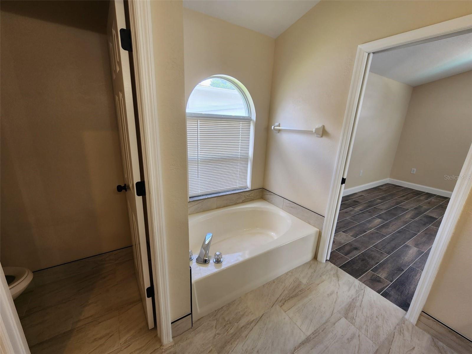 Image 13 of 21 For 29545 Morwen Place