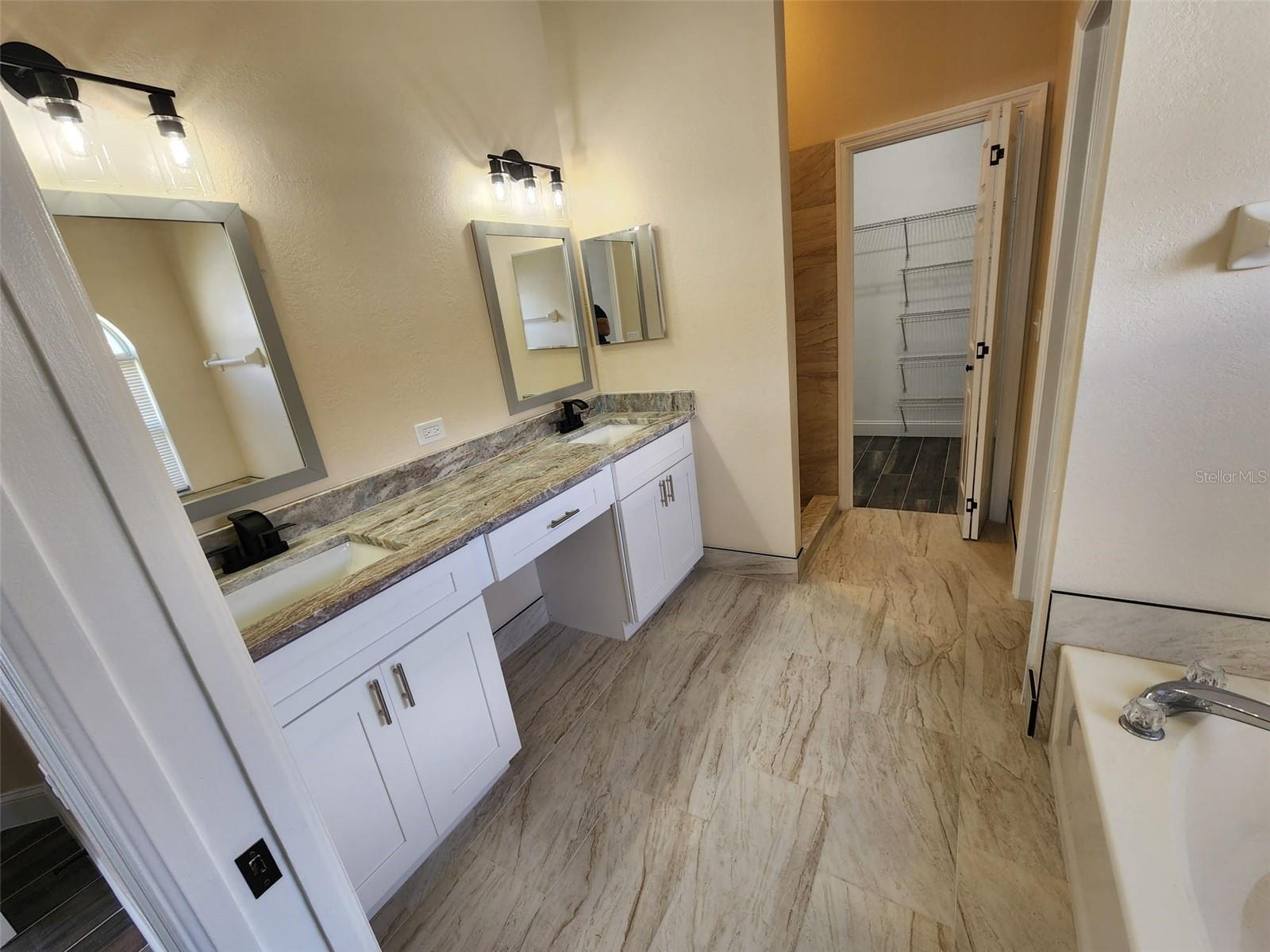 Image 14 of 21 For 29545 Morwen Place