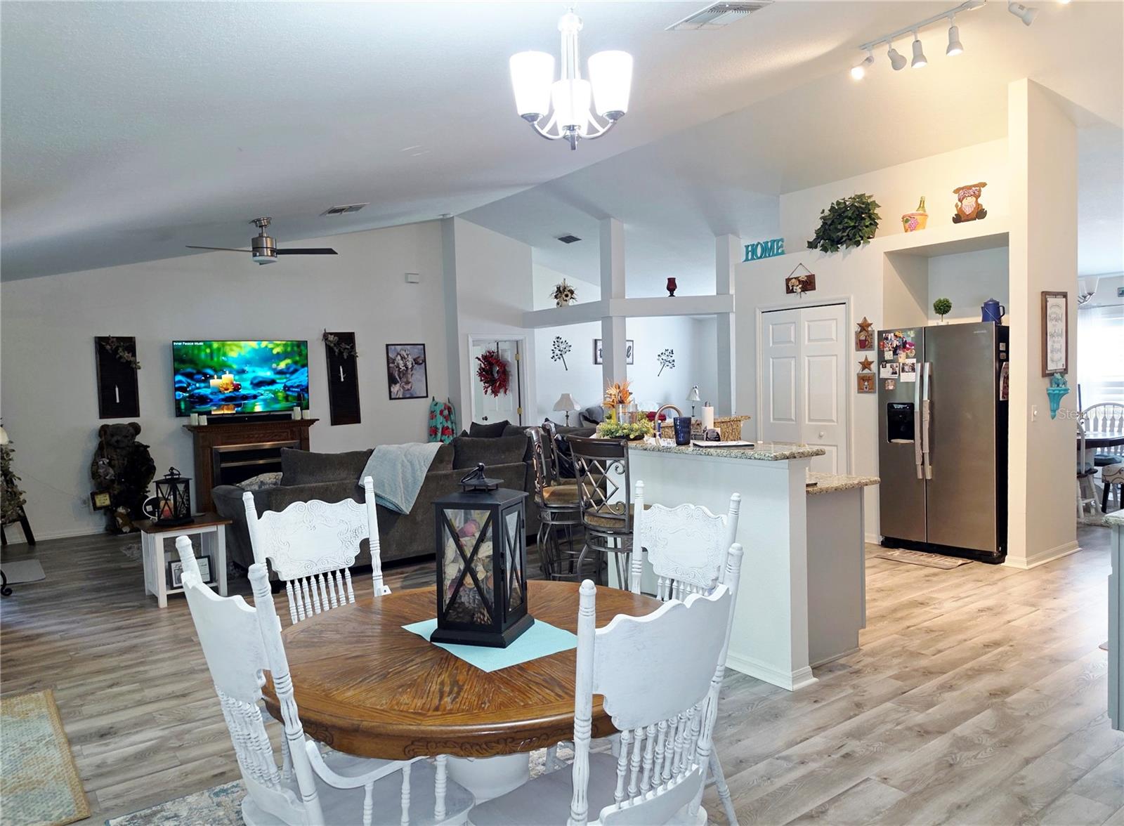 Image 10 of 30 For 15 Pitcairn Court