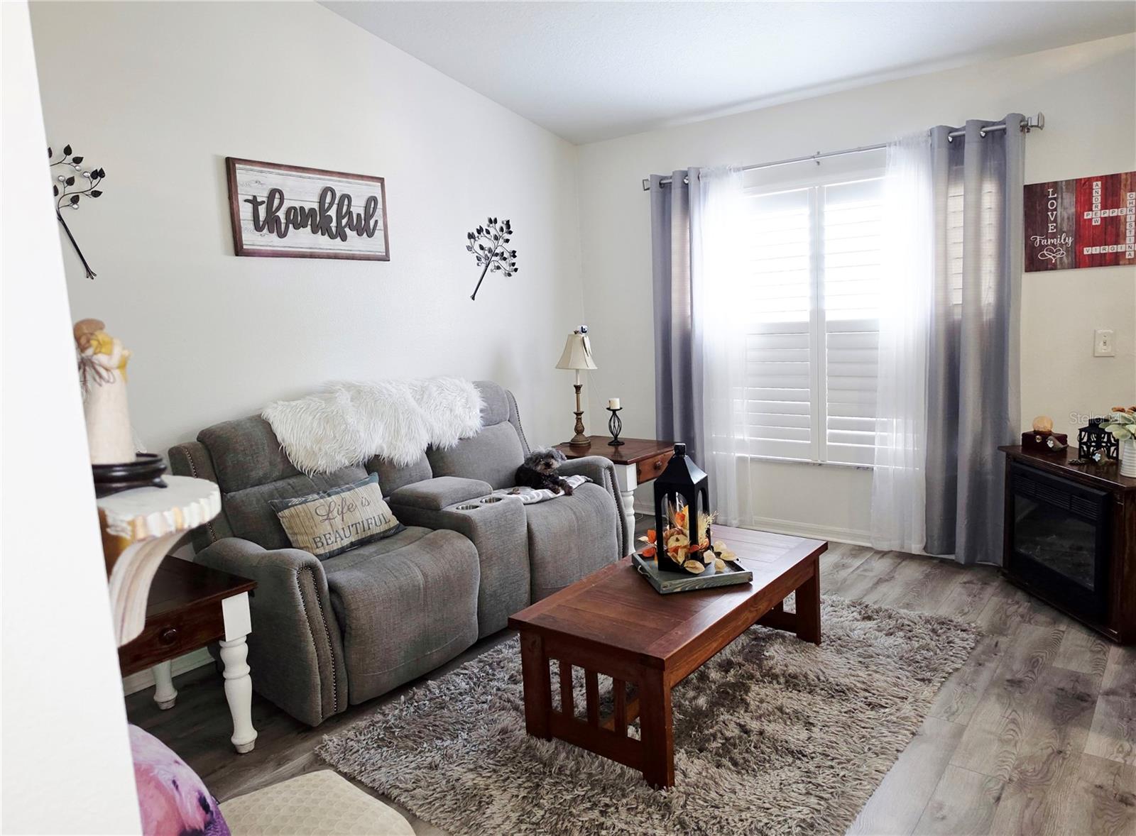 Image 6 of 30 For 15 Pitcairn Court