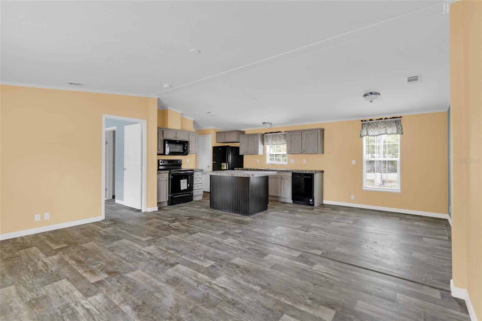 Image 10 of 34 For 7193 Sealawn Drive