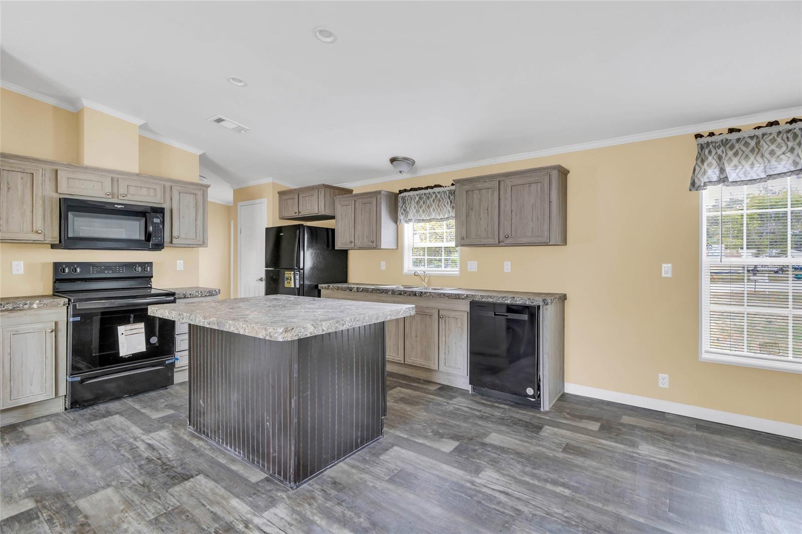 Image 3 of 34 For 7193 Sealawn Drive