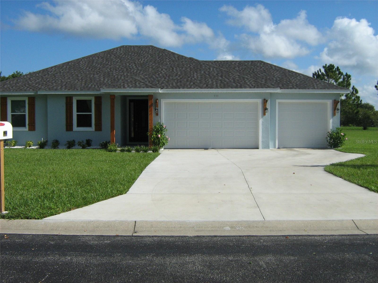 Details for 535 Dowling Circle, LADY LAKE, FL 32159