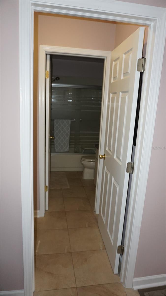 Image 22 of 30 For 7713 Hillside Court 203