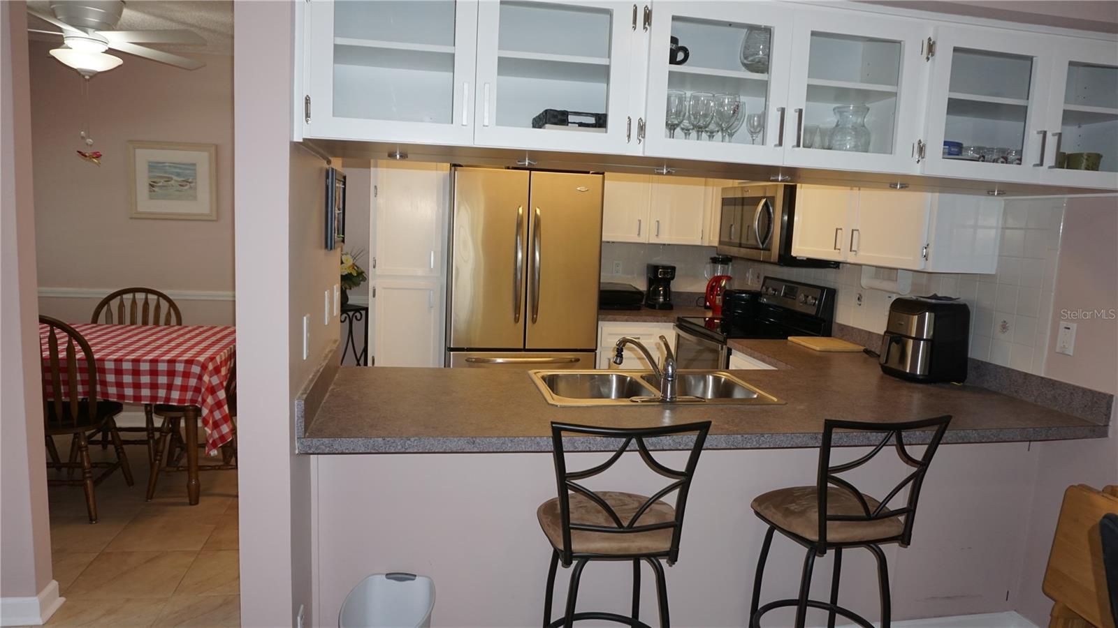 Image 8 of 30 For 7713 Hillside Court 203