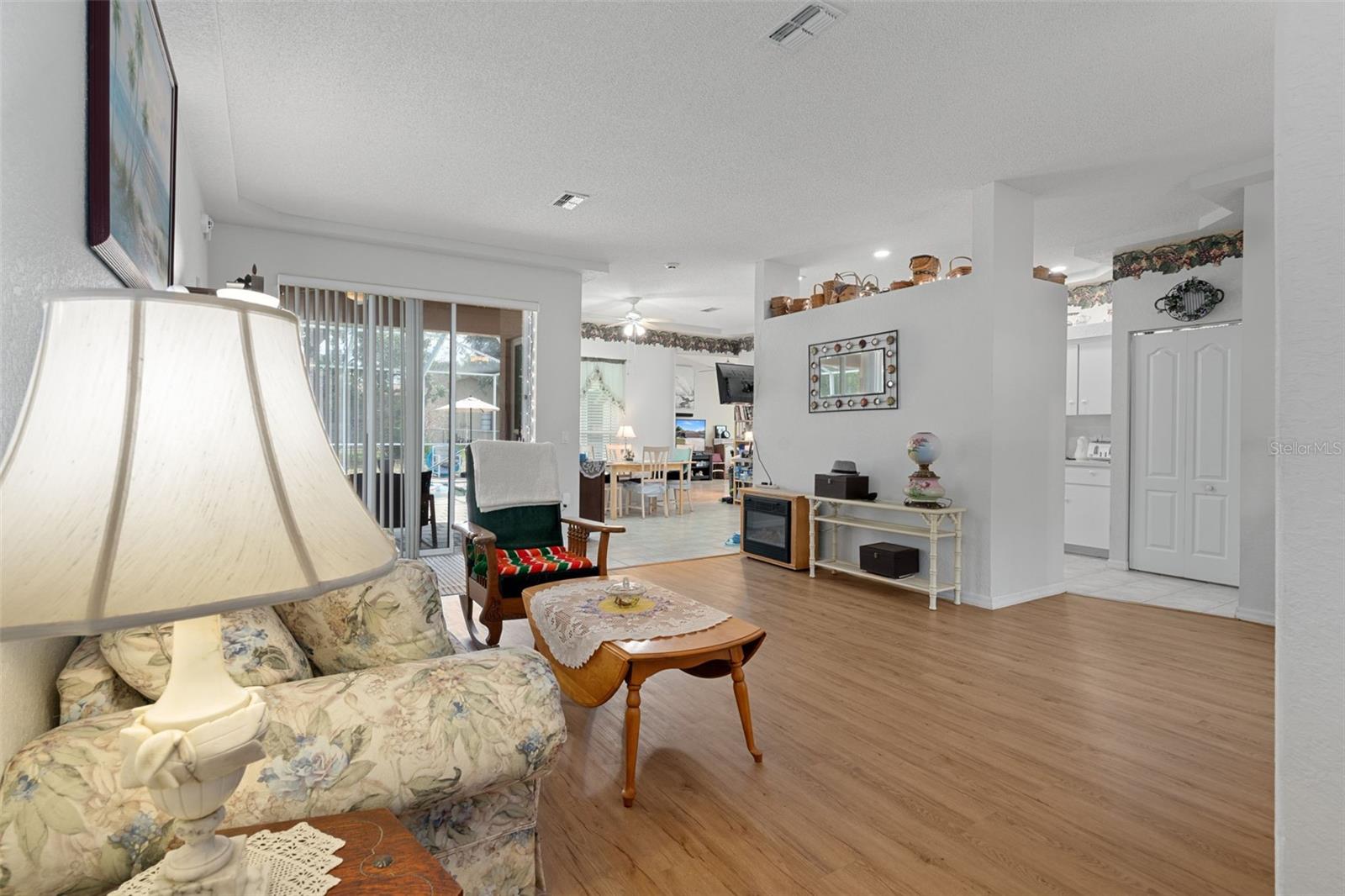 Image 13 of 58 For 4312 Bayridge Court