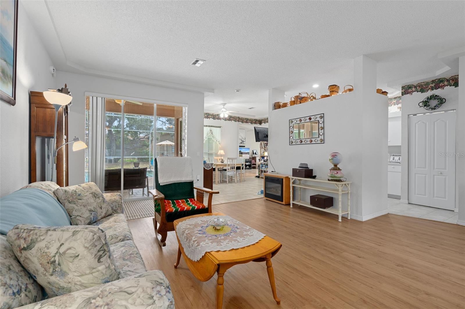 Image 14 of 58 For 4312 Bayridge Court