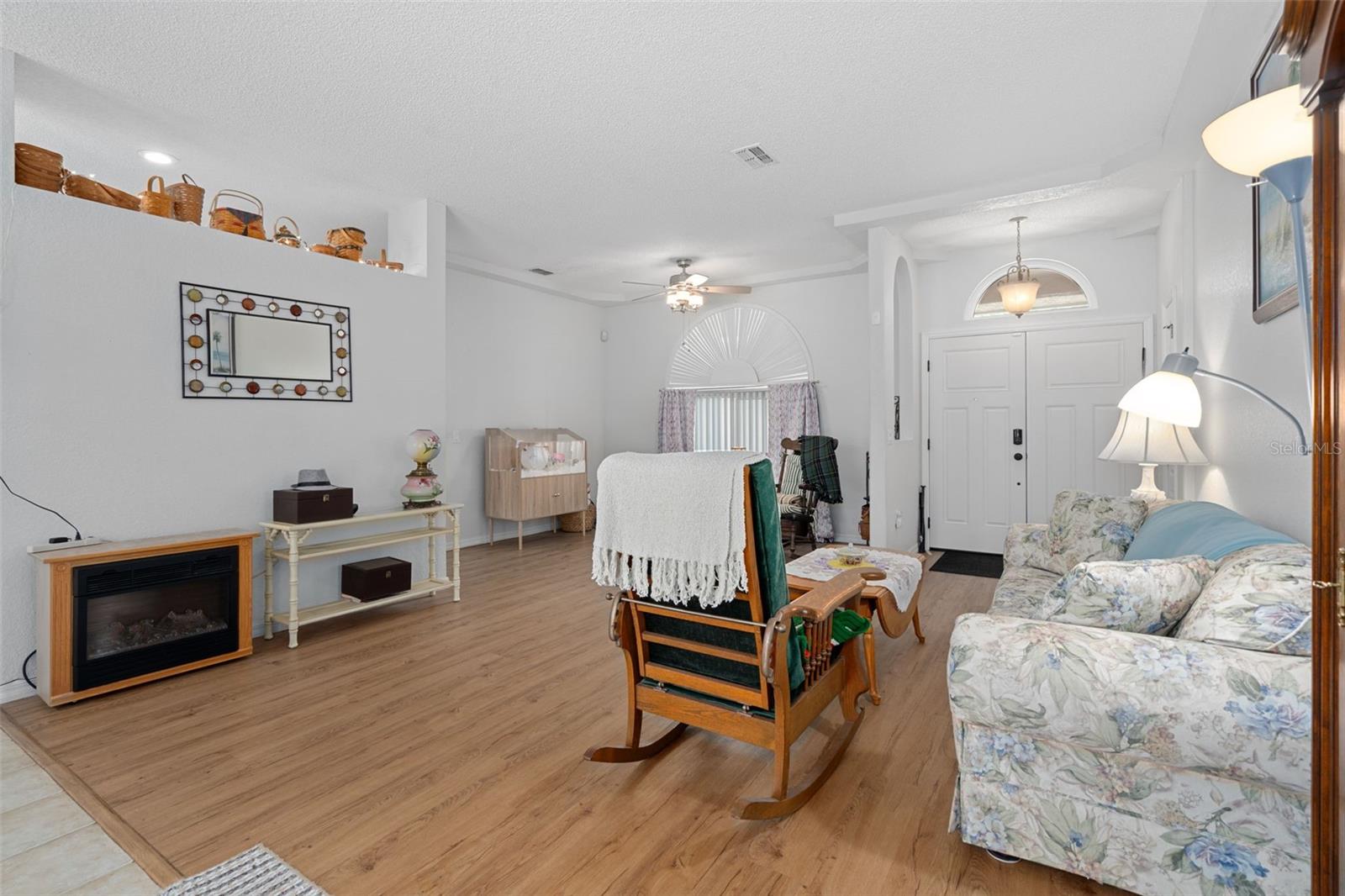 Image 17 of 58 For 4312 Bayridge Court