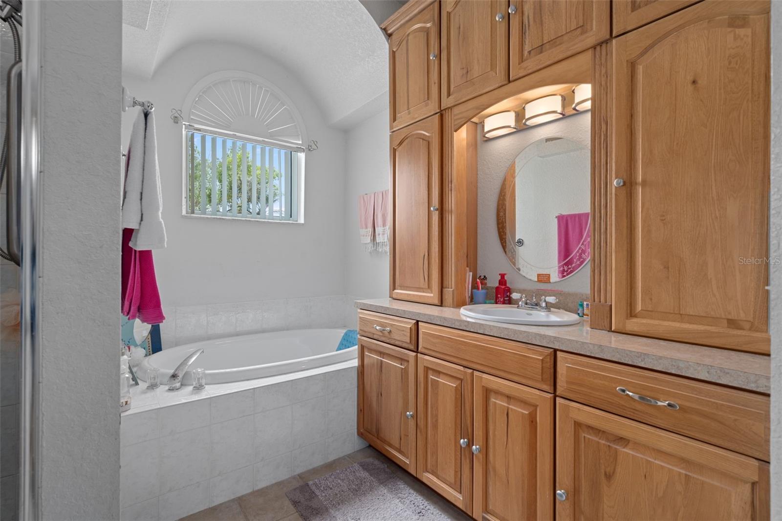 Image 36 of 58 For 4312 Bayridge Court