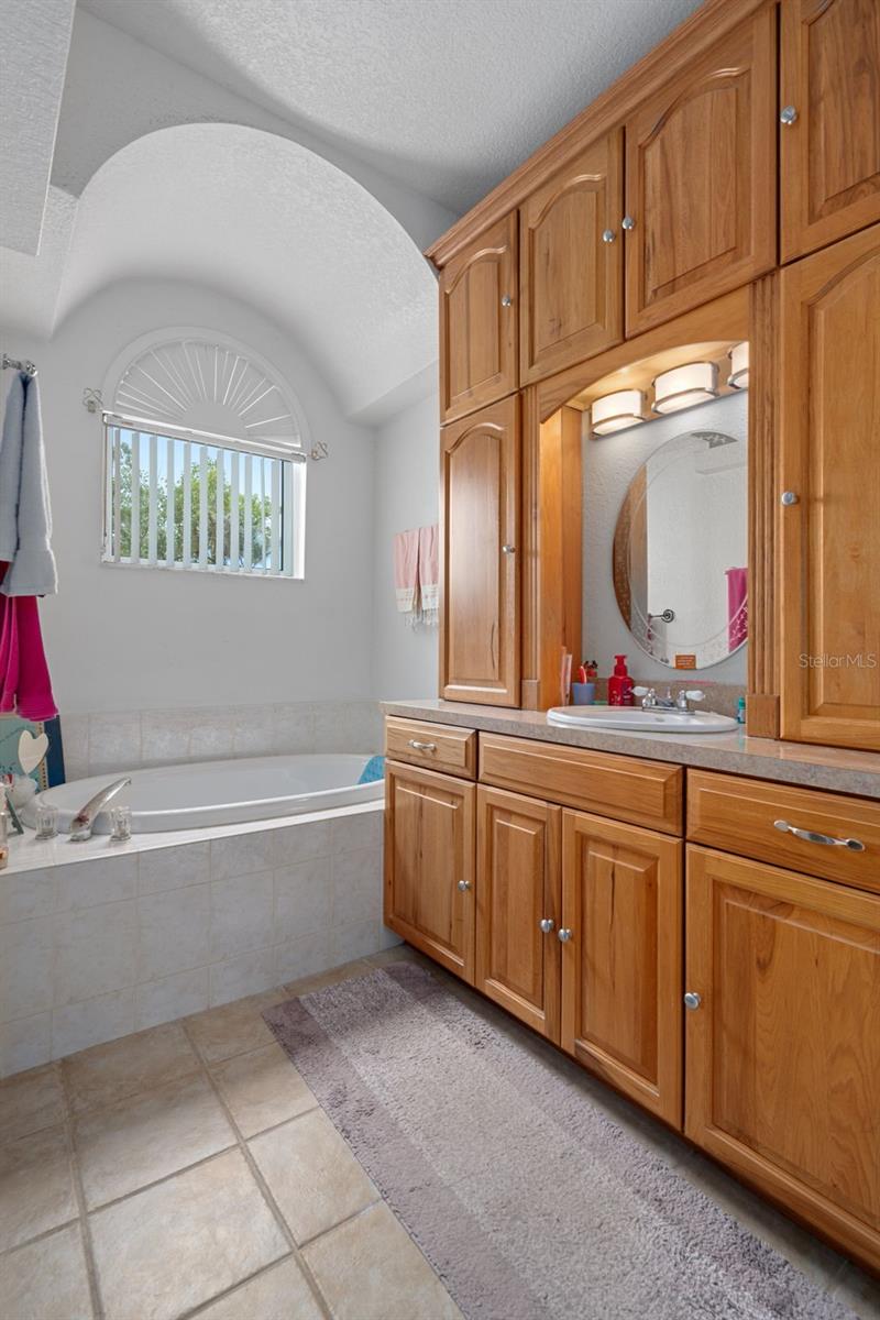 Image 38 of 58 For 4312 Bayridge Court