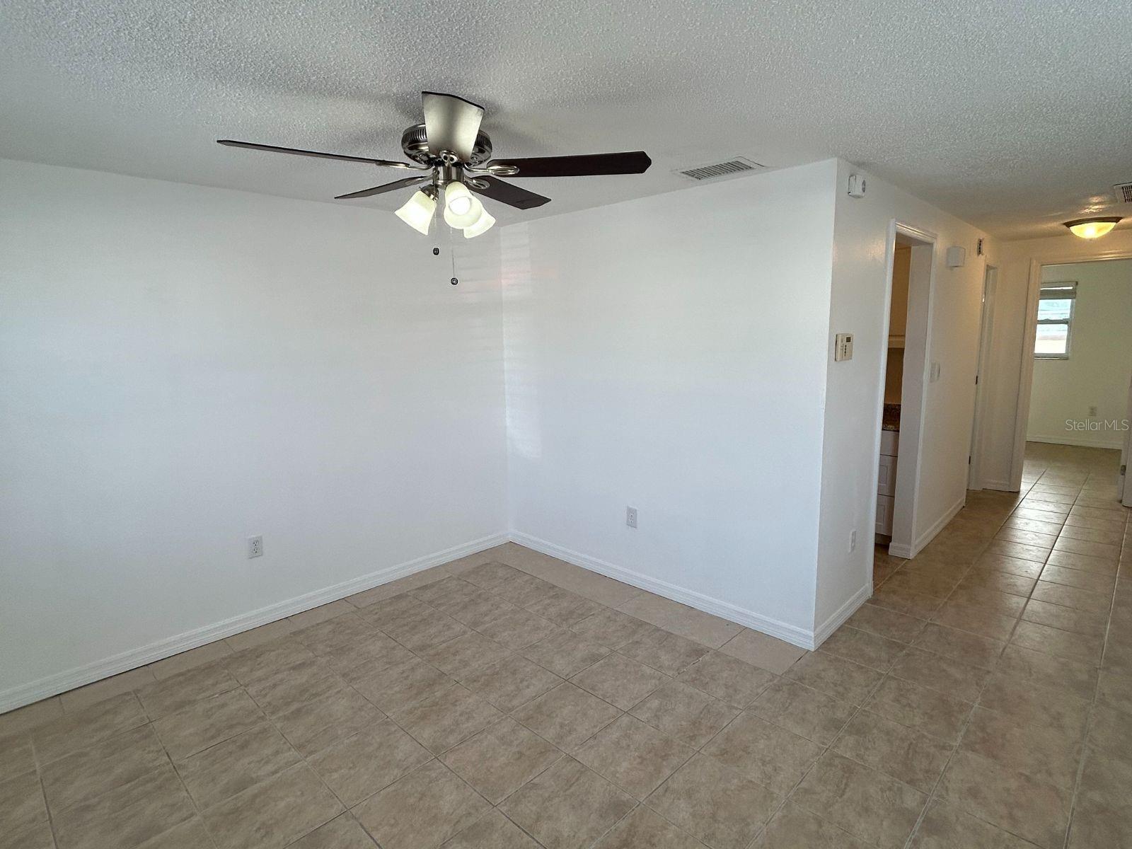 Listing photo id 8 for 4954 Bitner Street