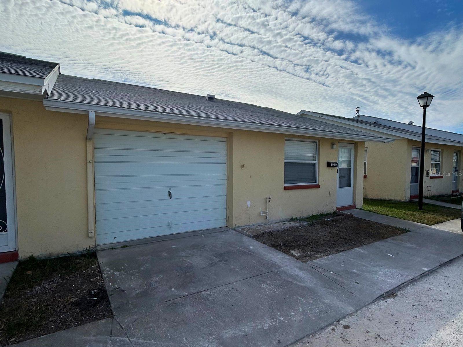 Listing photo id 16 for 4954 Bitner Street