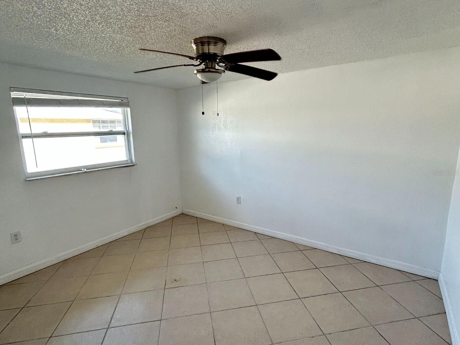 Listing photo id 22 for 4954 Bitner Street