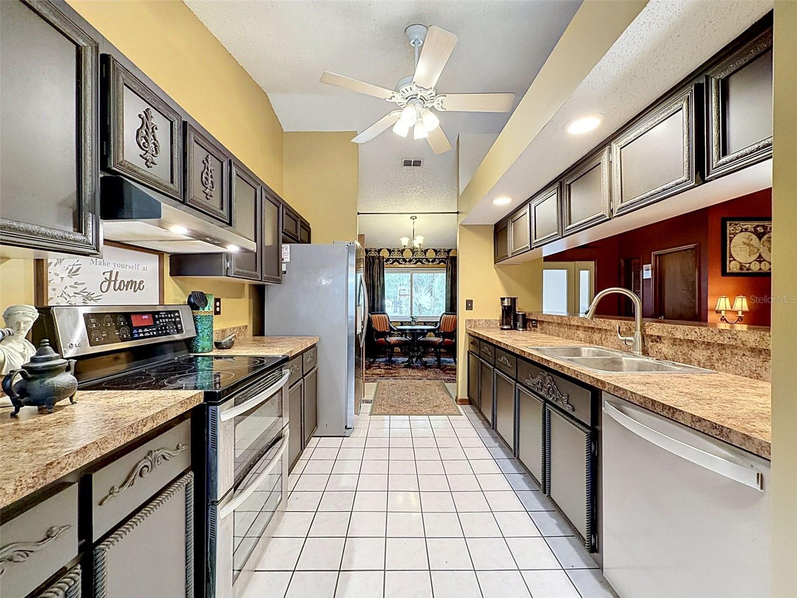 Image 13 of 41 For 7111 Ricker Avenue
