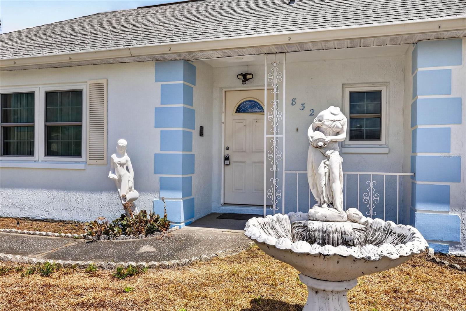Image 4 of 8 For 8327 Moulton Drive