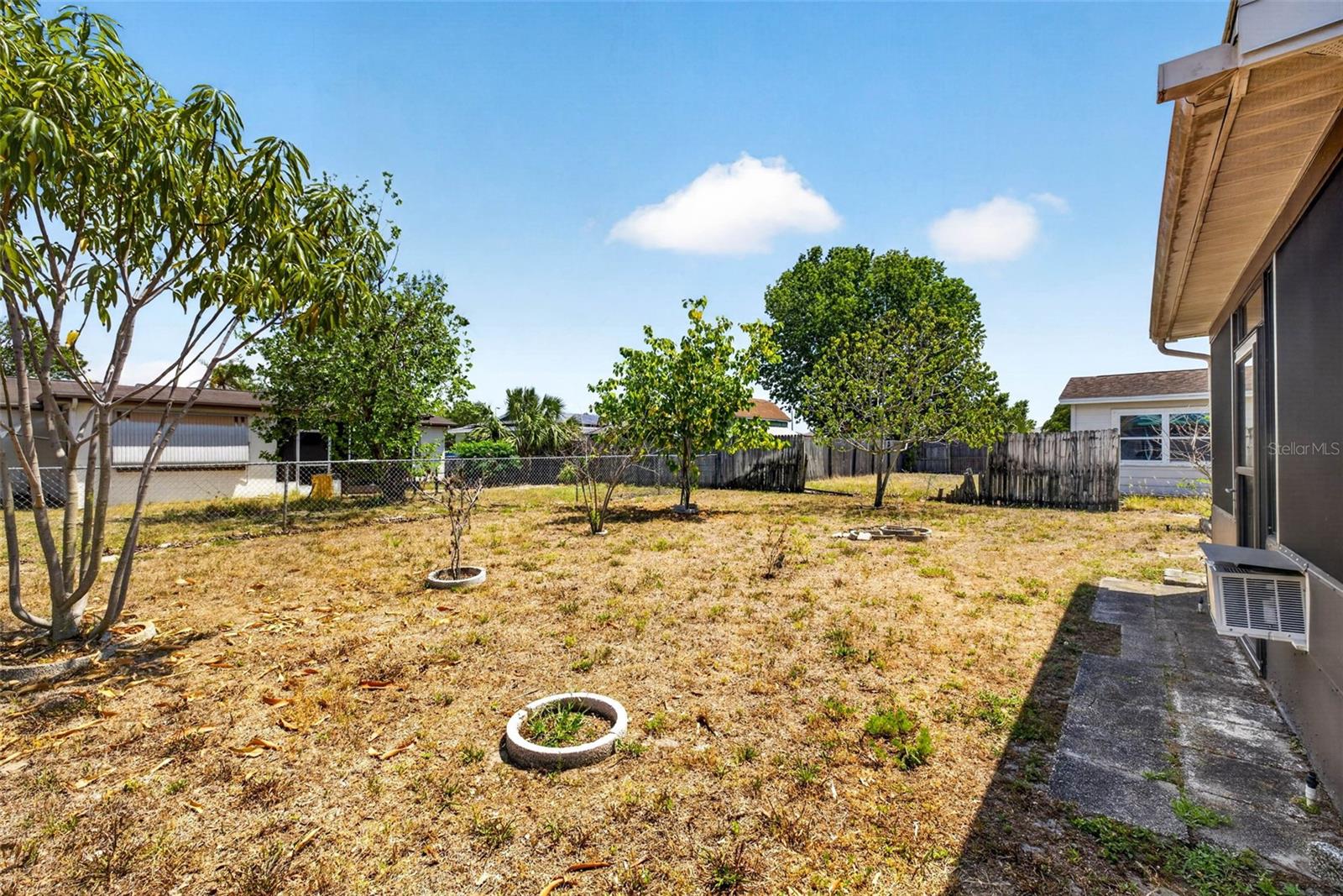 Image 5 of 8 For 8327 Moulton Drive