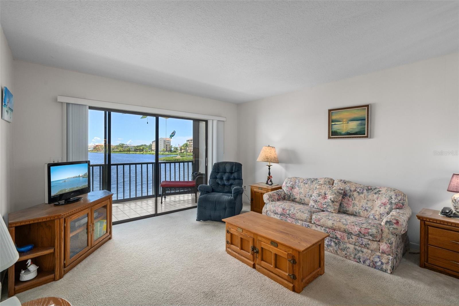 Image 10 of 52 For 8211 Brent Street 816